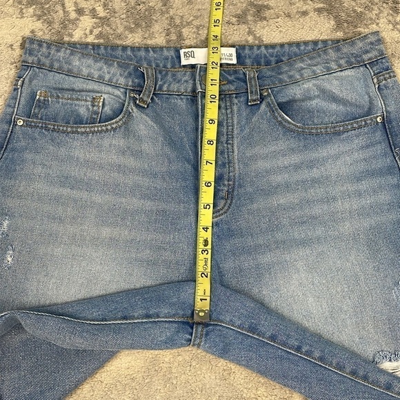 RSQ Boyfriend Jeans Tillys Loose Distressed Light Wash Blue Button Fly Sz 30 - Picture 8 of 12